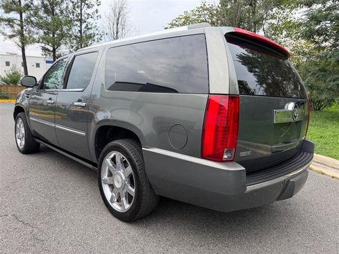 Used 2011 Cadillac Escalade ESV Premium AWD/4WD image 7