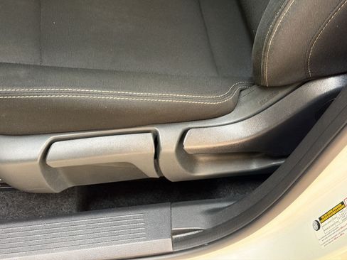Used 2024 Nissan Rogue S AWD/4WD image 14