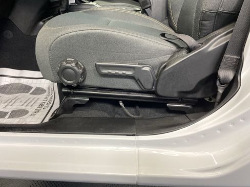 Certified 2024 Jeep Gladiator Sport image 13