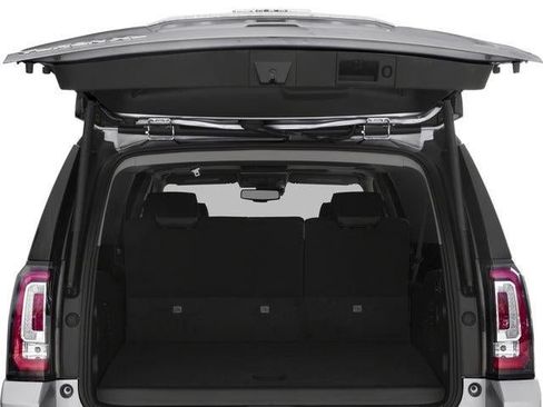 Used 2017 GMC Yukon XL Denali w/ Open Road Package AWD/4WD image 12