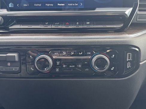 Used 2024 Chevrolet Silverado 2500 LT w/ Convenience Package image 30