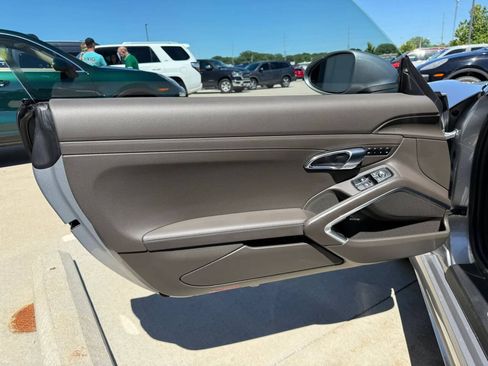 Used 2017 Porsche 718 Cayman S RWD image 12
