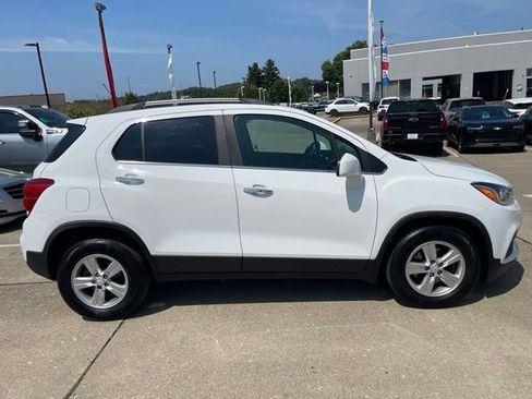 Used 2019 Chevrolet Trax LT w/ LT Convenience Package AWD/4WD image 8