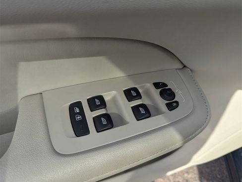 Used 2024 Volvo S60 B5 Plus image 31