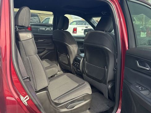 Used 2024 Jeep Grand Cherokee L Laredo AWD/4WD image 27