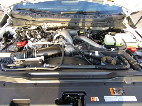 New 2026 Ford F250 Platinum w/ FX4 Off-Road Package image 12