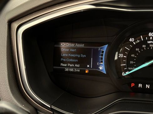 Used 2020 Ford Fusion SE FWD image 30