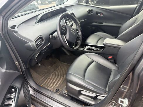 Used 2022 Toyota Prius XLE AWD/4WD image 10