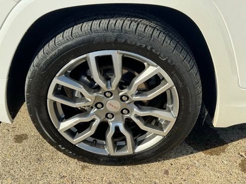 Used 2022 GMC Terrain Denali w/ LPO, Floor Liner Package image 19