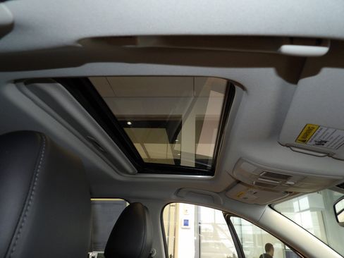 Used 2018 MAZDA CX-5 Touring w/ Preferred Equipment Package image 15