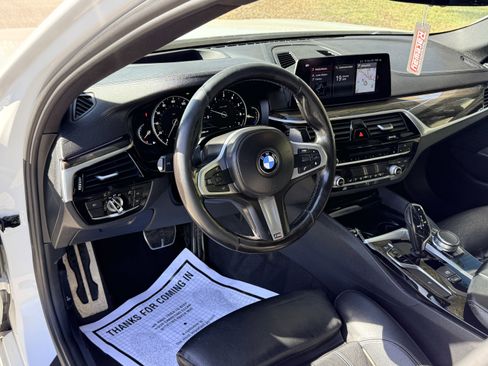 Used 2017 BMW 530i w/ M Sport Package image 17