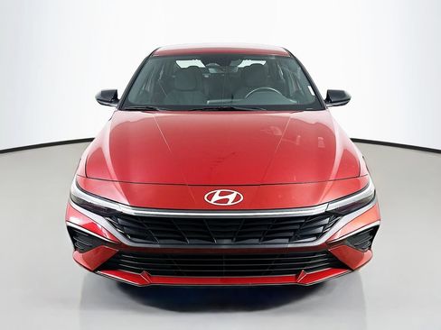 Used 2025 Hyundai Elantra Sport FWD image 2