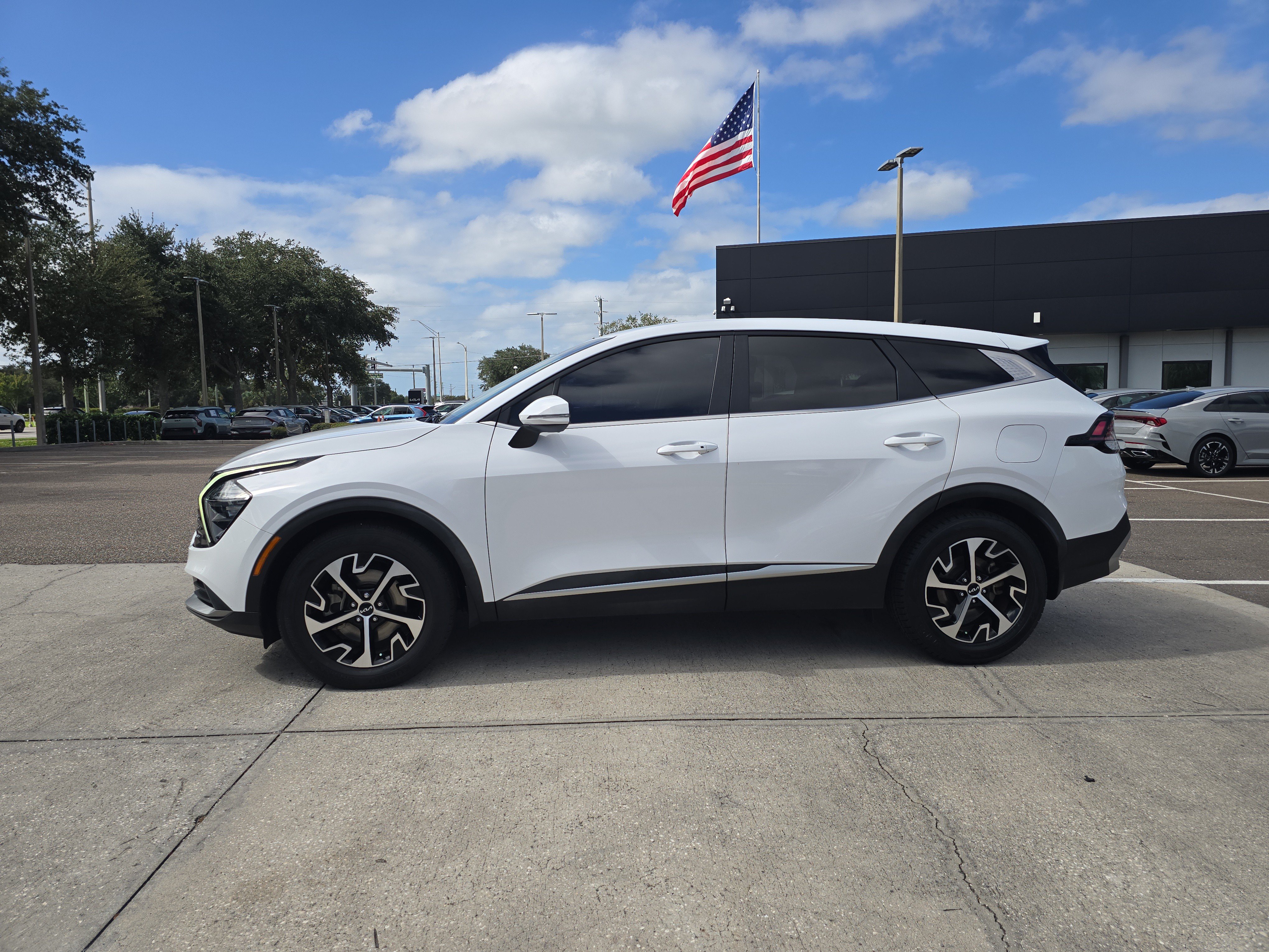 Certified 2023 Kia Sportage EX FWD image 4