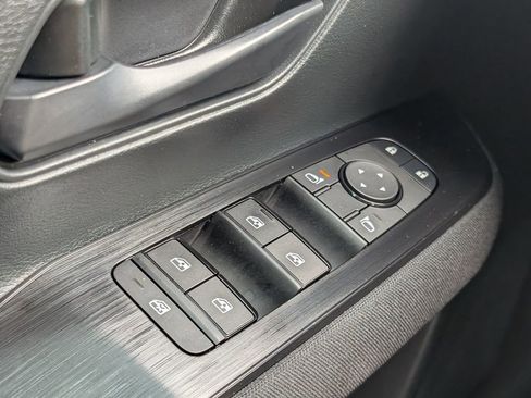 Used 2025 Nissan Kicks S FWD image 13