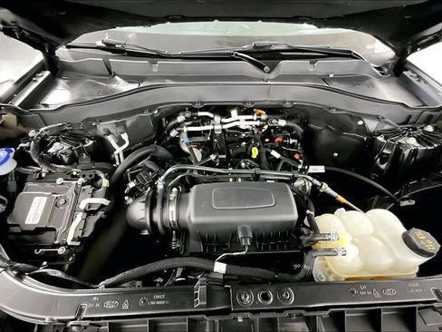 Used 2023 Ford Explorer XLT w/ Equipment Group 202A image 9
