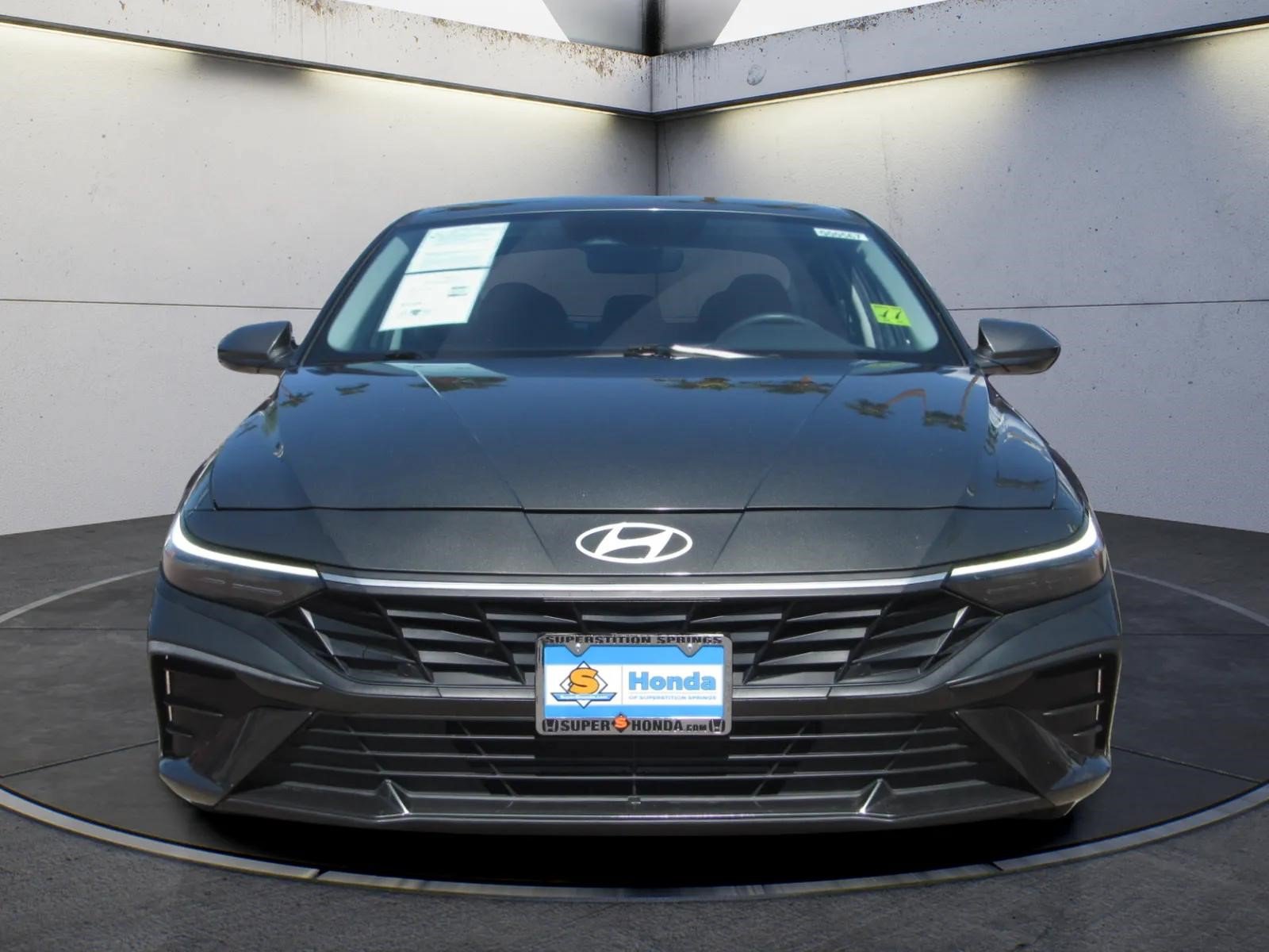 Used 2024 Hyundai Elantra SEL FWD image 3