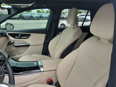 Used 2023 Mercedes-Benz GLC 300 4MATIC image 19