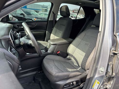Used 2018 Chevrolet Equinox LT w/ Sun & Infotainment Package image 12