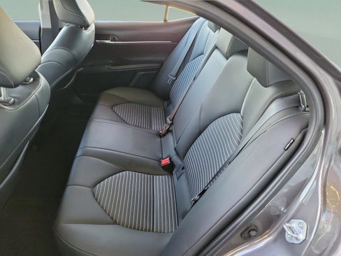 Used 2023 Toyota Camry SE FWD image 17