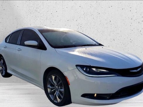 Used 2015 Chrysler 200 S FWD image 1