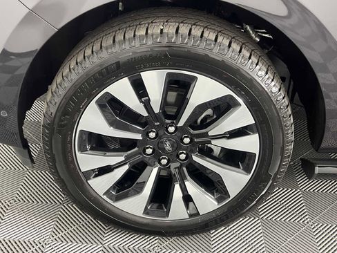 Used 2025 Ford Expedition Max Platinum w/ Driver's Package image 11