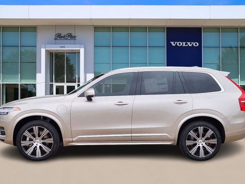Used 2025 Volvo XC90 T8 Plus w/ Protection Package Premier image 3