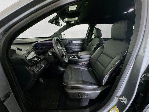 Used 2025 Buick Enclave Preferred image 13