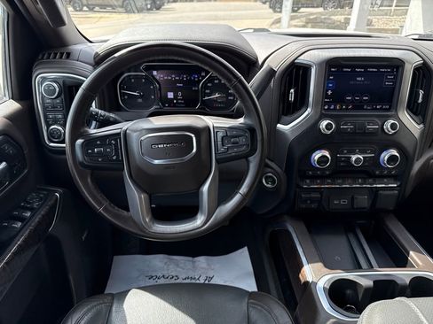 Used 2023 GMC Sierra 3500 Denali w/ Denali Ultimate Package AWD/4WD image 18