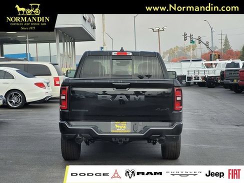 New 2026 RAM 1500 Big Horn AWD/4WD image 5