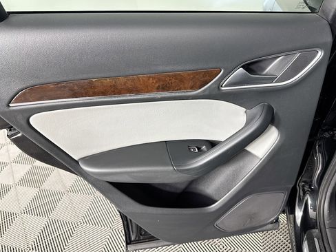 Used 2018 Audi Q3 2.0T Premium Plus w/ Premium Plus Package image 25