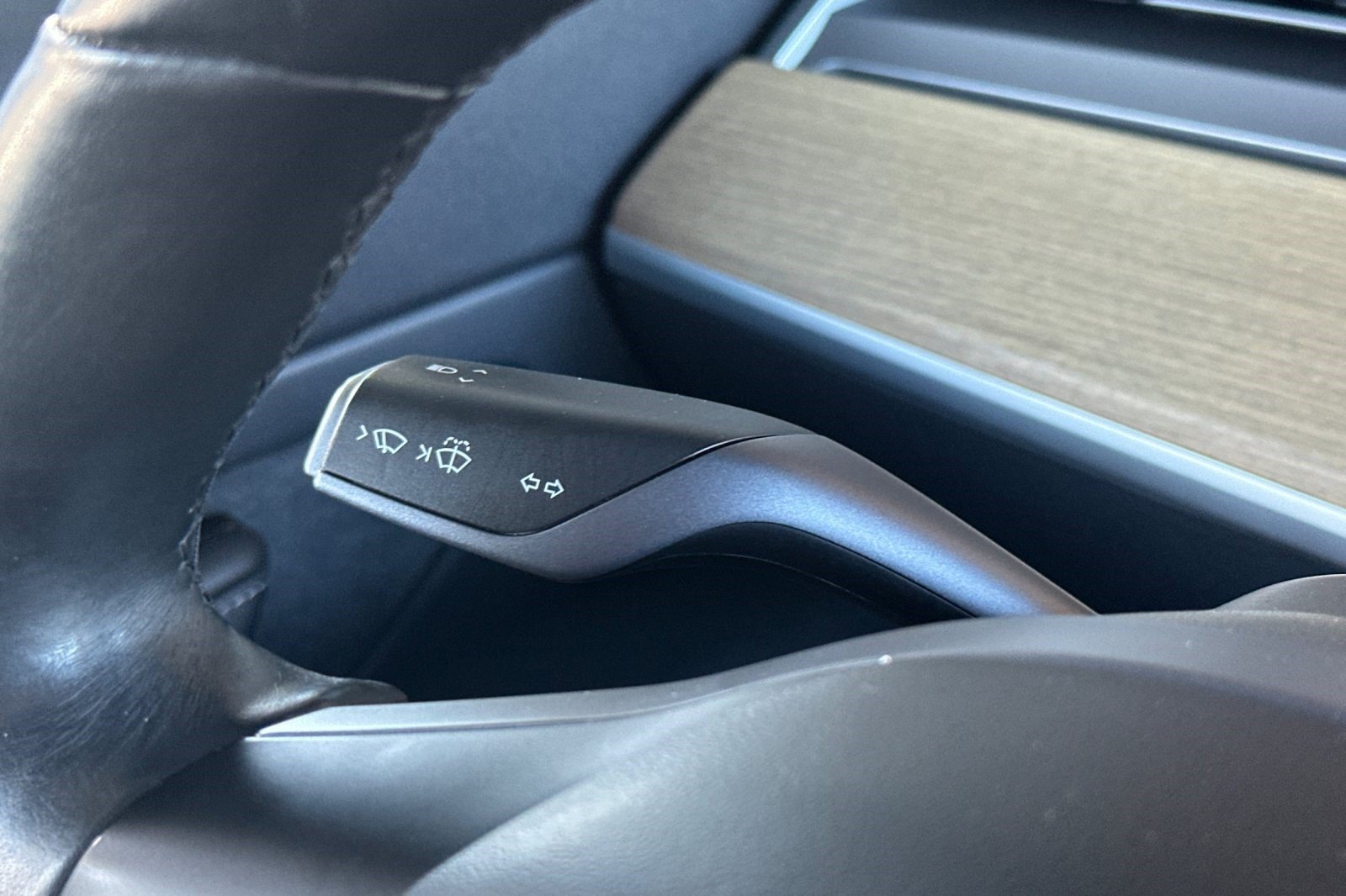 Used 2018 Tesla Model 3 Long Range RWD image 31