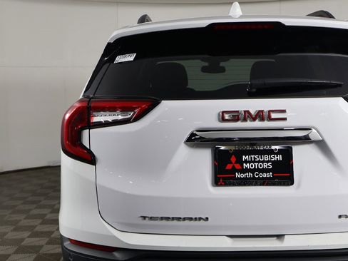 Used 2022 GMC Terrain SLE w/ Driver Convenience Package image 14
