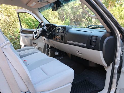 Used 2010 Chevrolet Silverado 1500 LT w/ Power Pack Plus RWD image 17