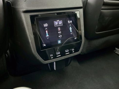 Used 2026 GMC Yukon XL Denali Ultimate w/ LPO, Illumination Package AWD/4WD image 26