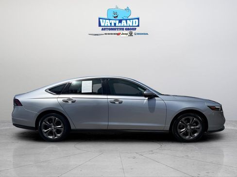 Used 2023 Honda Accord EX image 6