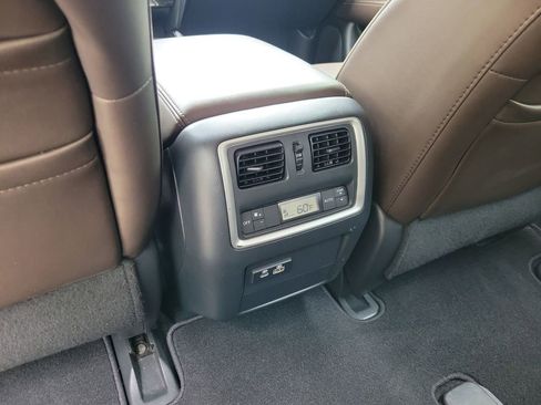 Used 2019 INFINITI QX60 Luxe w/ Essential Package image 11