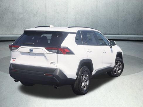 Used 2024 Toyota RAV4 XLE AWD/4WD image 14