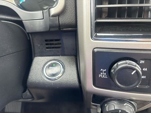 Used 2020 Ford F150 Lariat w/ Equipment Group 502A Luxury AWD/4WD image 19