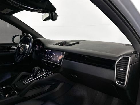 Certified 2023 Porsche Cayenne image 29