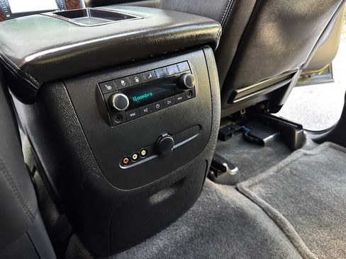 Used 2013 GMC Yukon XL Denali AWD/4WD image 25