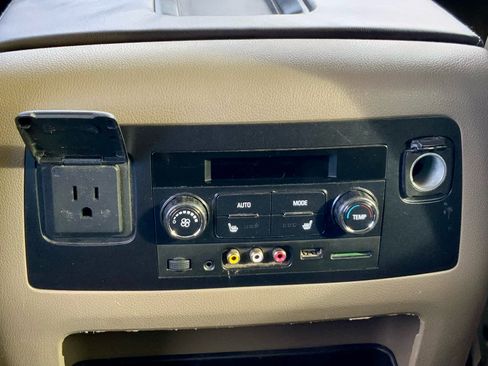 Used 2015 Chevrolet Tahoe LTZ image 41