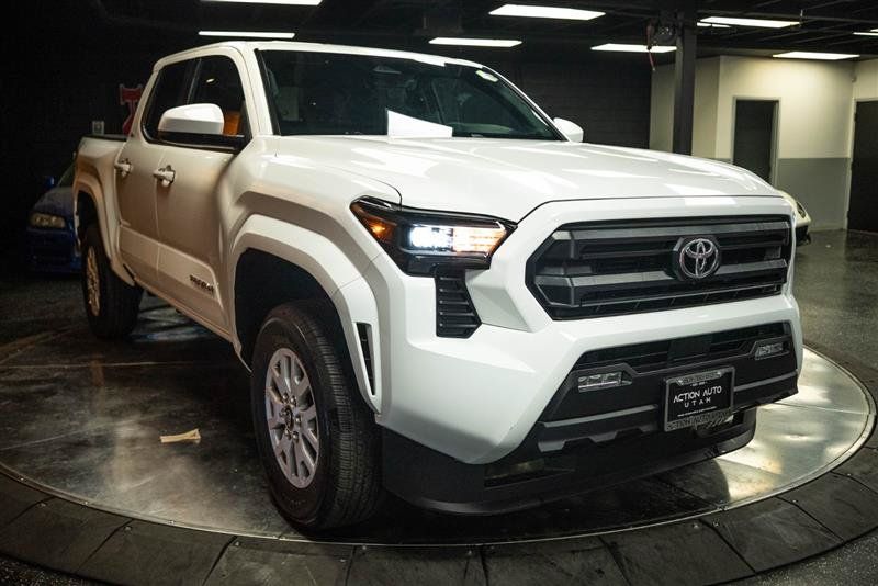 Used 2026 Toyota Tacoma SR5 AWD/4WD image 5