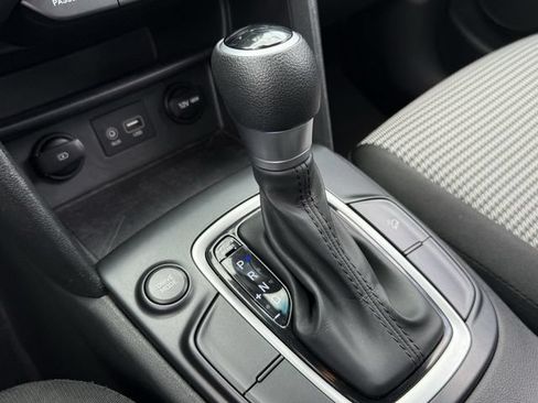 Used 2019 Hyundai Kona SE FWD image 19