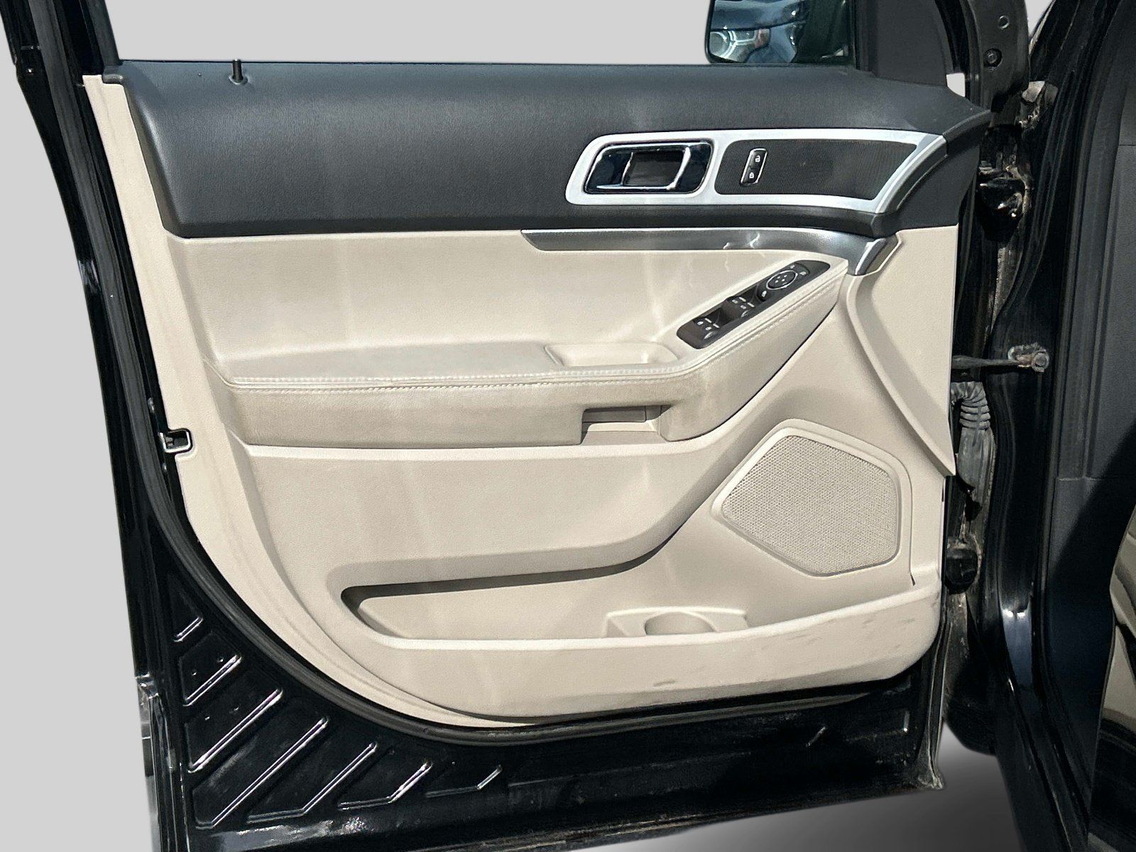 Used 2012 Ford Explorer XLT FWD image 17