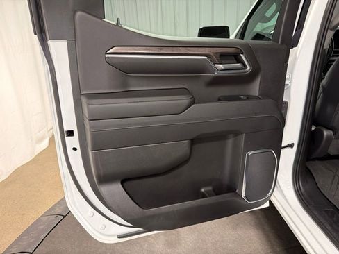 Certified 2023 Chevrolet Silverado 1500 LTZ w/ Technology Package AWD/4WD image 17