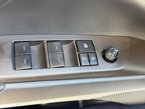 Used 2023 Toyota Camry SE w/ Convenience Package image 19