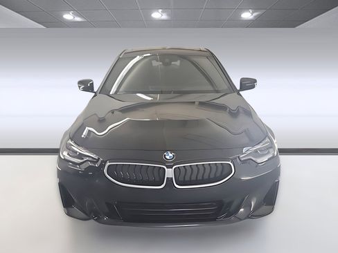 Used 2025 BMW 230i Coupe w/ Convenience Package image 2