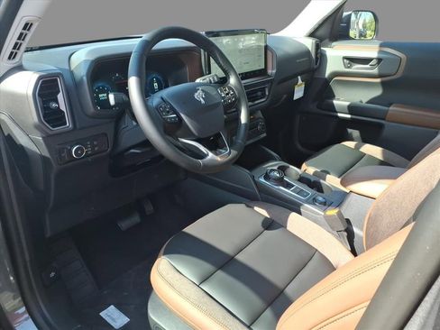 New 2025 Ford Bronco Sport Outer Banks w/ Outer Banks Tech Package+ AWD/4WD image 4