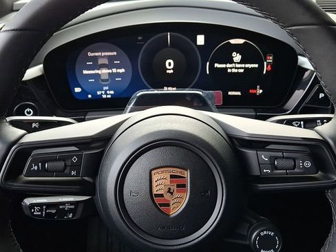 New 2026 Porsche Macan 4 Electric image 20