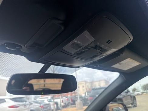 Used 2016 Toyota RAV4 SE image 17